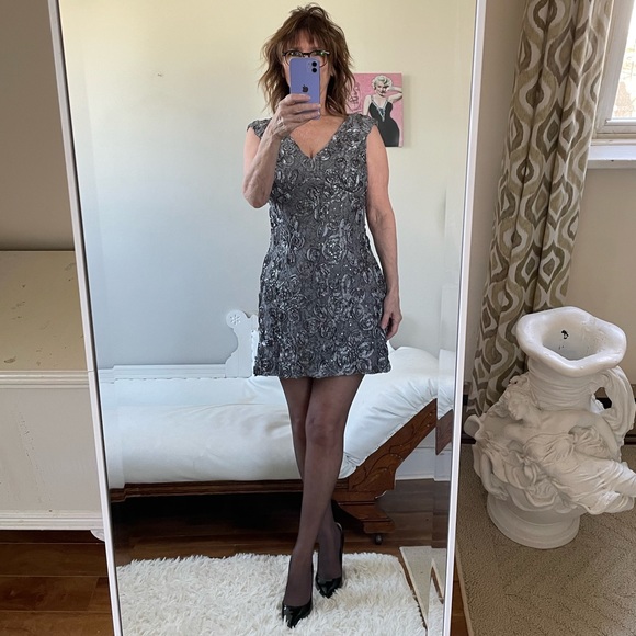 Scarlett Dresses & Skirts - VINTAGE SCARLETT SLEEVELESS GREY SEQUIN RIBBOM ROSETTE DRESS ZIPPER LINED